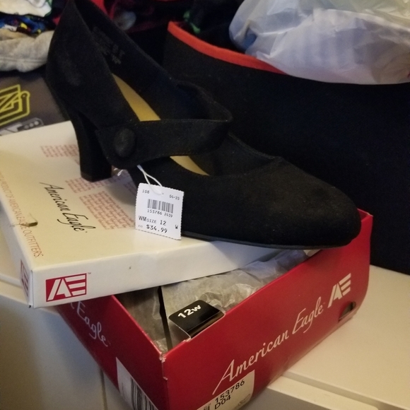 Shoes - Picture 13 of 13